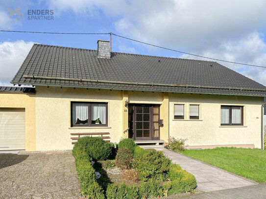 Großzügiges Einfamilienhaus mit Einliegerwohnung und Renditepotenzial in ruhiger Lage von Mandern