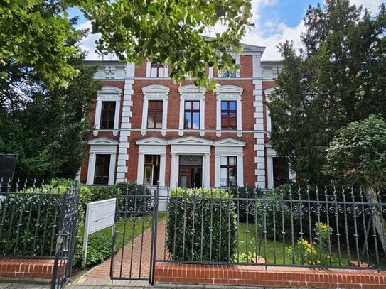 Erdgeschosswohnung im schönen Altbau nahe Schlosspark Niederschönhausen