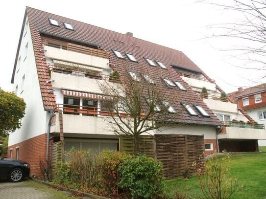 Obergeschoßwohnung mit 3 Zimmern, Balkon und Stellplatz