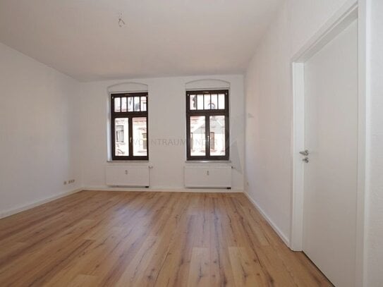 NEU renovierte 3-Raum-Balkon-Wohnung mit Abstellraum und Balkon