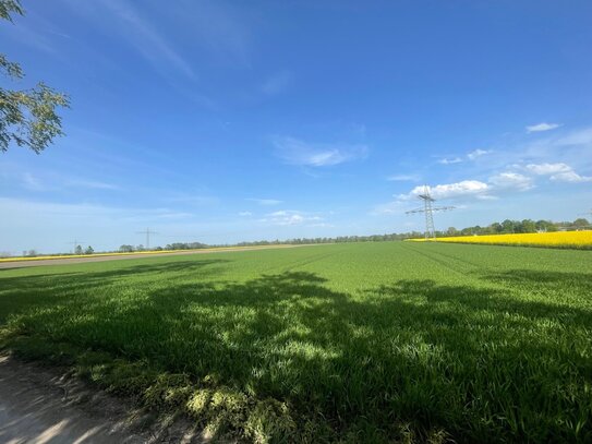 Ackerfläche am Ortsrand von Prittriching. Sofort zu bewirtschaften, evtl. Chance auf PV-Park!