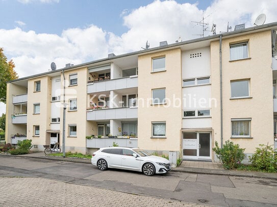 Zentrale 3-Zimmer-Etagenwohnung mit PKW-Garage.