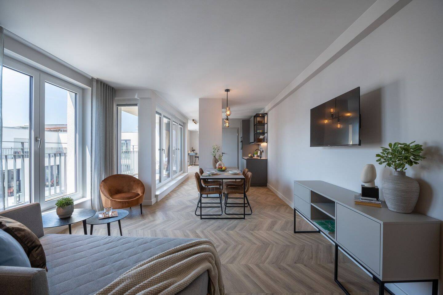 Große Penthouse-Wohnung mit eigener Dachterrasse und Vollausstattung | verfügbar ab sofort! - Foto 1