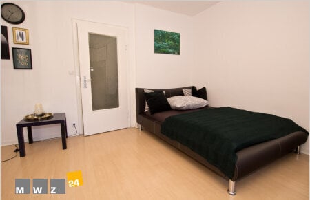 Pempelfort/Hofgarten: Kompaktes Business-Apartment in top City-Wohnlage: Ruhige Wohnstraße in