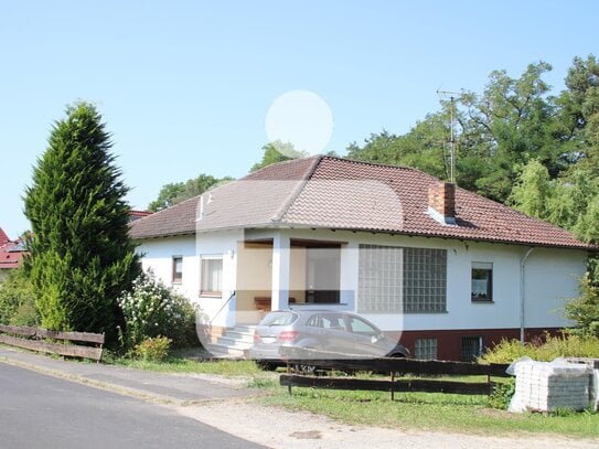 Einfamilienhaus mit Einliegerwohnung und schönem Garten in Oberthulba-Schlimpfhof