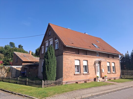 Wiederstedt: freistehendes Einfamilienhaus mit Garten und Doppelgarage in Top Lage zu verkaufen