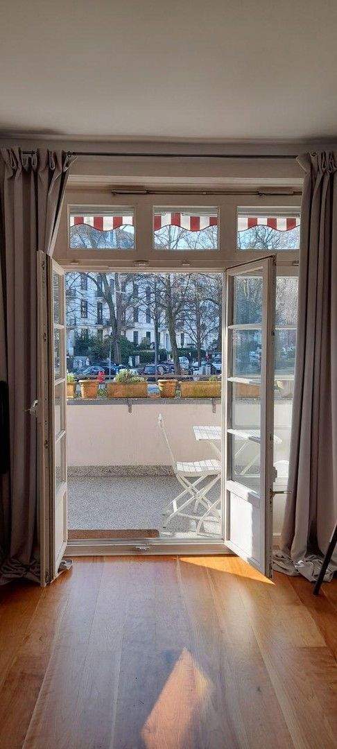 Wohnen auf Zeit mitten in Eppendorf mit grossem Südbalkon