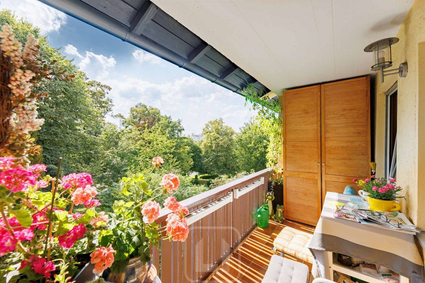 3-Zi-Wohnung im 2.OG mit 2 Balkonen, Garage und offenem Wohn- und Essbereich | 90 m² Wohnfläche