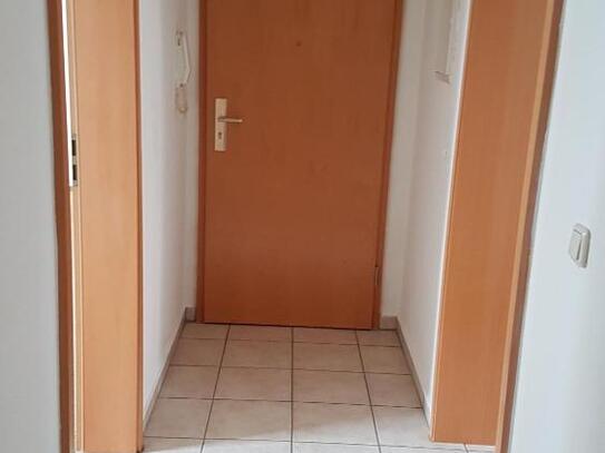 Objekt-Nr.: 121/22 - Bezugsfreie 3-Zimmer-Etagenwohnung im 1. OG mit Balkon, Wanne und Dusche in Plauen (Westend)