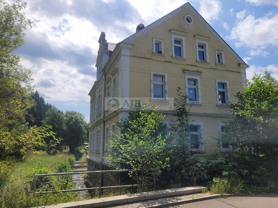 Historisches Mehrfamilienwohnhaus mit guter Bausubstanz ***Garage, Garten, Einzeldenkmal***