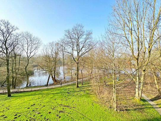 Reinfeld- helle und barrierefreie 3-Zimmer-Wohnung mit Loggia in zentraler Lage