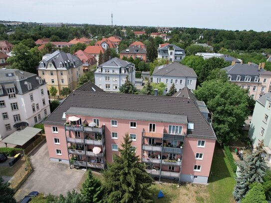 Schicke 2-Zimmer-Wohnung mit Balkon und EBK