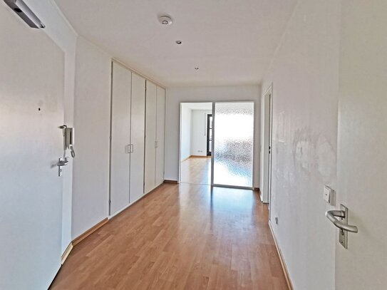 ***Traumwohnung mit offener Küche und terrassenähnlichem Balkon in TOP-Lage ****