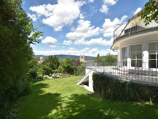 Elegante Villa im Hardtwald mit atemberaubendem Panoramablick