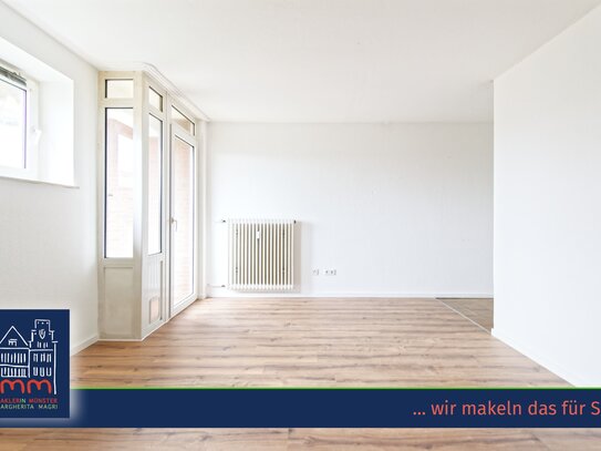 Bereit für Neuvermietung: Renoviertes Apartment mit Balkon und TG-Stellplatz