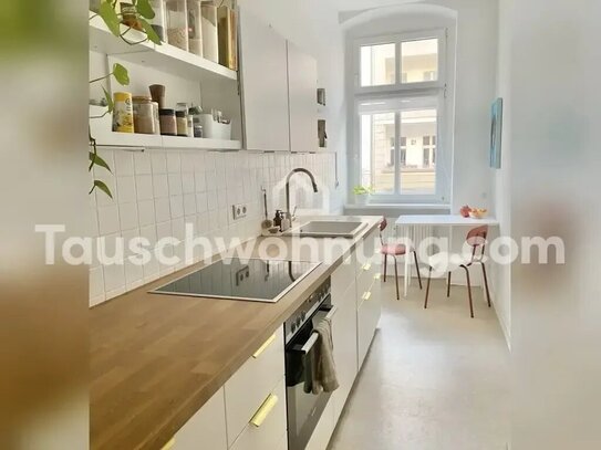 [TAUSCHWOHNUNG] sonnige 2Zimmer Altbau Wohnung mit Balkon ggn 3 Zimmer