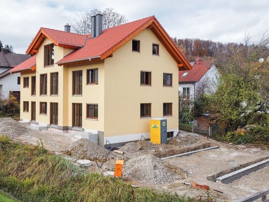 Neubau Erstbezug! Energieeffizientes Reiheneckhaus in zentraler Lage (H1)