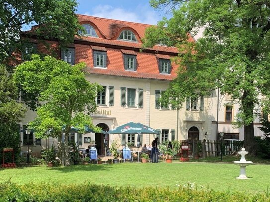 HOCHWERTIGES WOHNEN IN HISTORISCHER STADT-VILLA MIT BLICK ÜBER GLAUCHAU