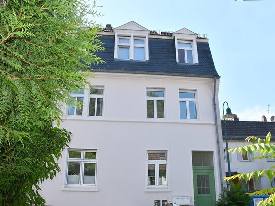 **RESERVIERT** Ansprechendes 3-Parteien-Jugendstilhaus in Darmstadt-Bessungen