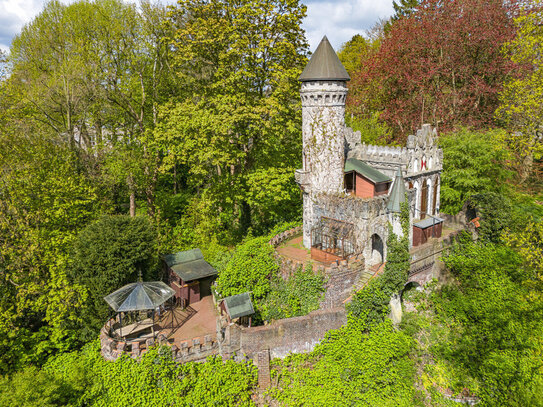 HAMBURGS ALSTERSCHLÖSSCHEN IM ANGEBOTSVERFAHREN