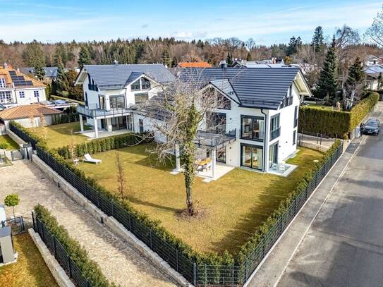 Neubau-Einfamilienhaus mit moderner Architektur & Aufzug