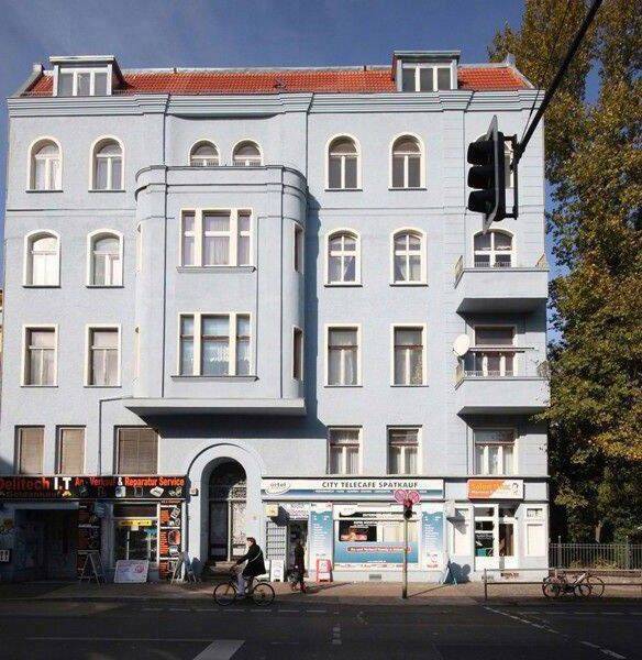 Exklusive Altbauwohnung mit Stuck, Parkett und modernem Wohnkomfort - Photo 1