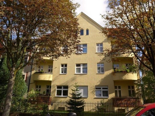 vermietete Altbauwohnung mit Balkon in Lichterfelde