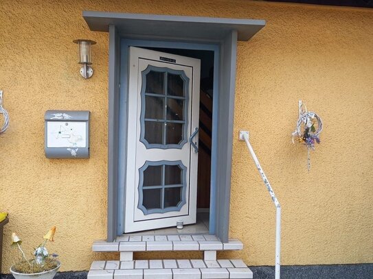 Freistehendes Wohnhaus mit Wintergarten, Garage, Stellplätzen und großem Garten, in ruhiger Lage von Völklingen OT