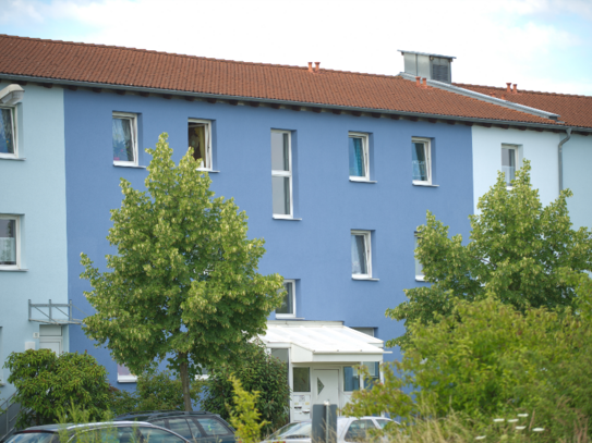 Helle und freundliche Drei-Zimmer-Wohnung mit Balkon in Neutraubling