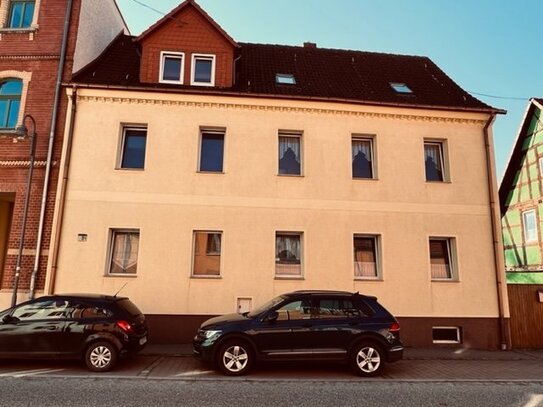 ...hier sind Handwerker gefragt, Zweifamilienhaus in Teuchern, teilsaniert