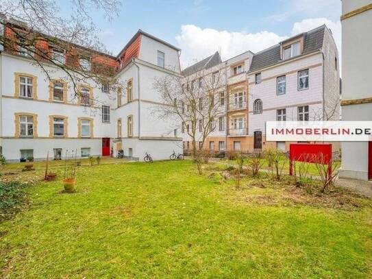 IMMOBERLIN.DE - Villenkolonie Lichterfelde: Charmante Altbauwohnung mit Südbalkon in behaglicher Lage