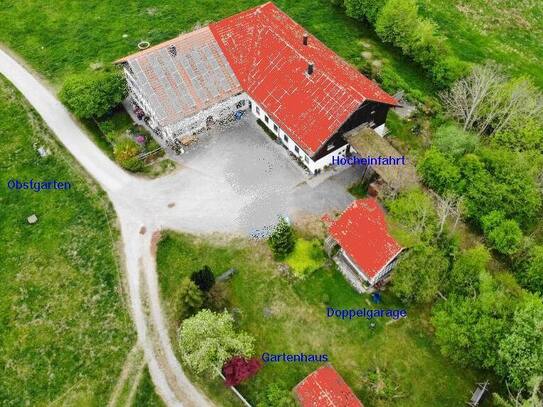 Hausteil über eine 3 Zi. Wohnung mit Scheunenanteil in Alleinl.bei Altusried inkl. 4200m² Grünland