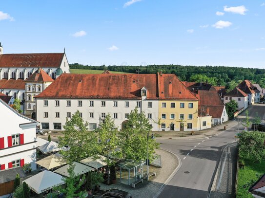 Denkmalgeschützter Wohn-und Geschäftshauskomplex in erstklassiger A-Lage in Kaisheim bei Donauwörth!