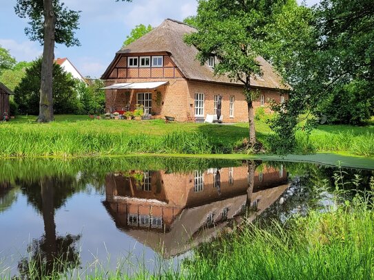 Traumhaus auf einmaligem Grundstück, Dorfrandlage und trotzdem stadtnah