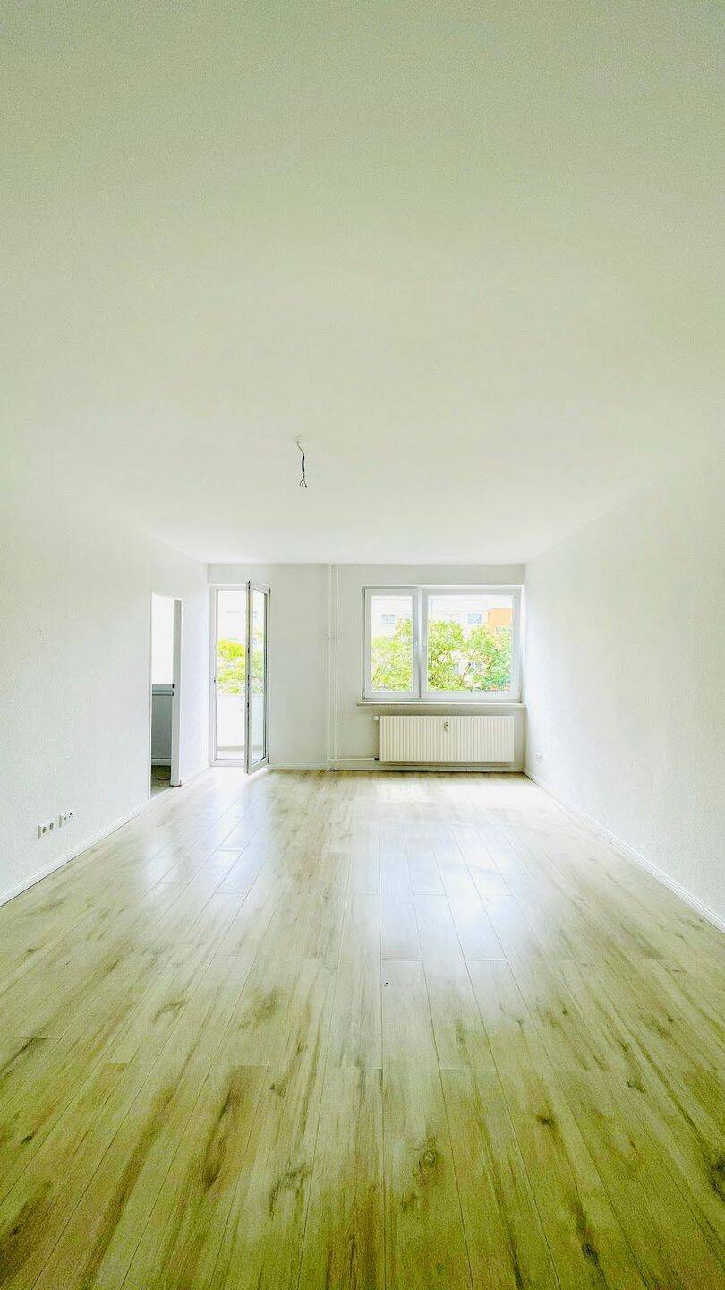 Charmante 1-Zimmer-Wohnung mit grünem Balkonblick und Fahrstuhl - Photo 1