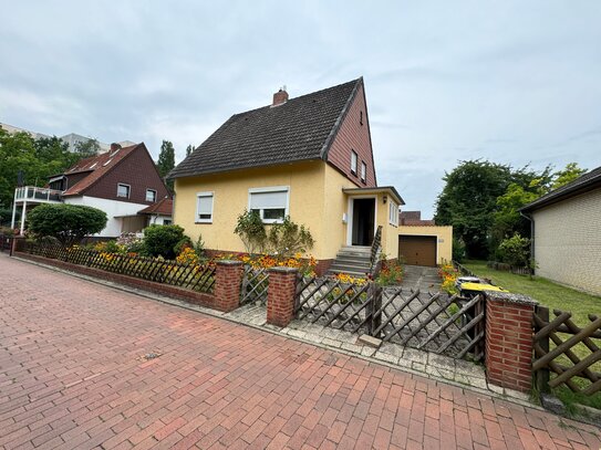 Freistehendes Haus in der Vogelsiedlung für die Familie