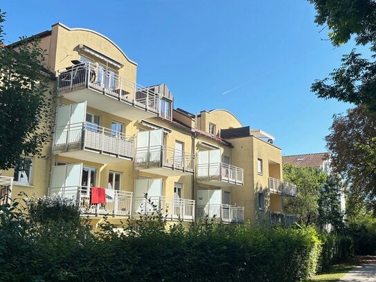 München-Altperlach: Helle + Ruhige 2,5-Zi.-Dachterrassen-ETW m. Blick ins Grüne - Nh. Pfanzeltplatz!