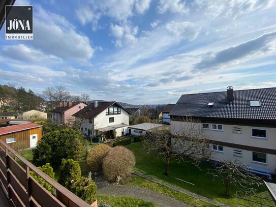 4- Zimmer-Wohnung mit großem Balkon und Weitblick