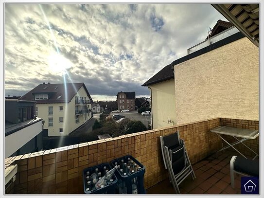 Helle und lichtdurchflutete 3-Zimmer-Wohnung mit Balkon in Neuenhain