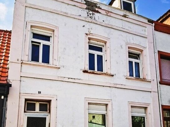 Reihenmittelhaus im Stadtkern neben der Universität *NURHANDWERKER*