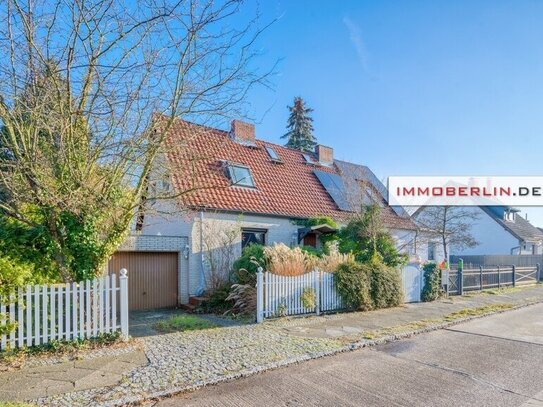 IMMOBERLIN.DE - Wohlfühllage! Beschauliches Haus mit fabelhafter Gartenidylle