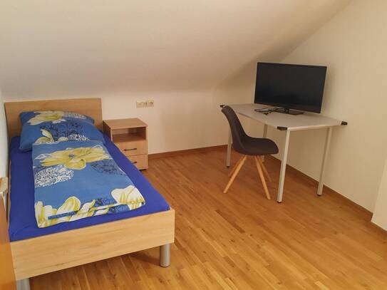 WG Zimmer - komplett möbliert - mitten in Fellbach-Schmiden