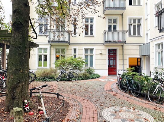 Gepflegte 1-Zimmer-Wohnung im ruhigen Hinterhaus in einer der begehrtesten Berliner Lagen!