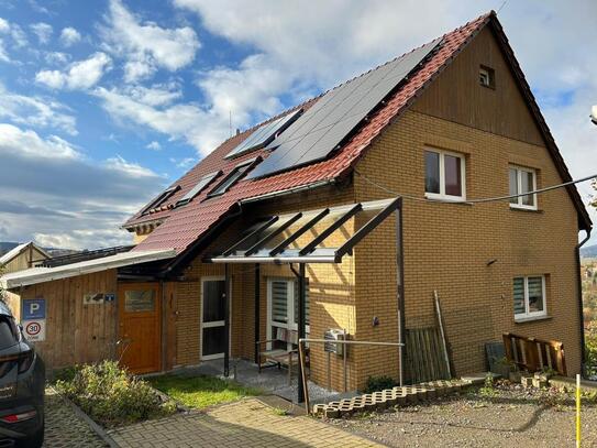 Großes Niedrigenergiehaus, Photovoltaik u- Solarthermie mit Ausbaureserve