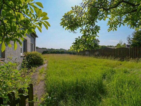 6338 - Sanierungsbedürftiges Doppelhaus auf Traumgrundstück mit Entwicklungspotential im Ortszentrum