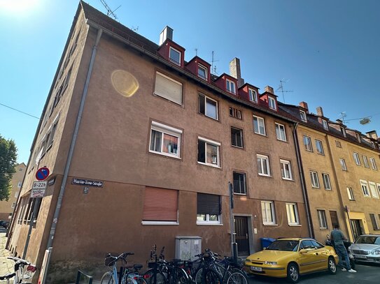 // DOWNTOWNnürnberg // ansprechende 2 Zimmer Hochparterre Wohnung mit Einbauküche