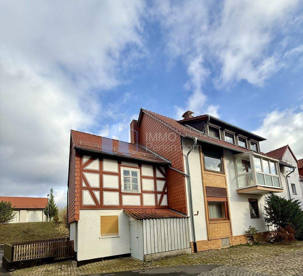 Gepflegtes Dreifamilienhaus in Helsa-Eschenstruth Ideal für Eigennutzer oder Kapitalanleger