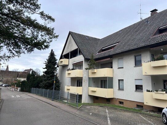 Ruhige Dachgeschoss-Wohnung mit schöner Aussicht