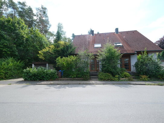 Doppelhaushälfte mit großem Garten, Garage und unverbaubarem Blick ins Grüne