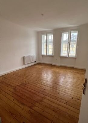 4-Zimmer-Wohnung mit Balkon - WG geeignet - UNI Nähe